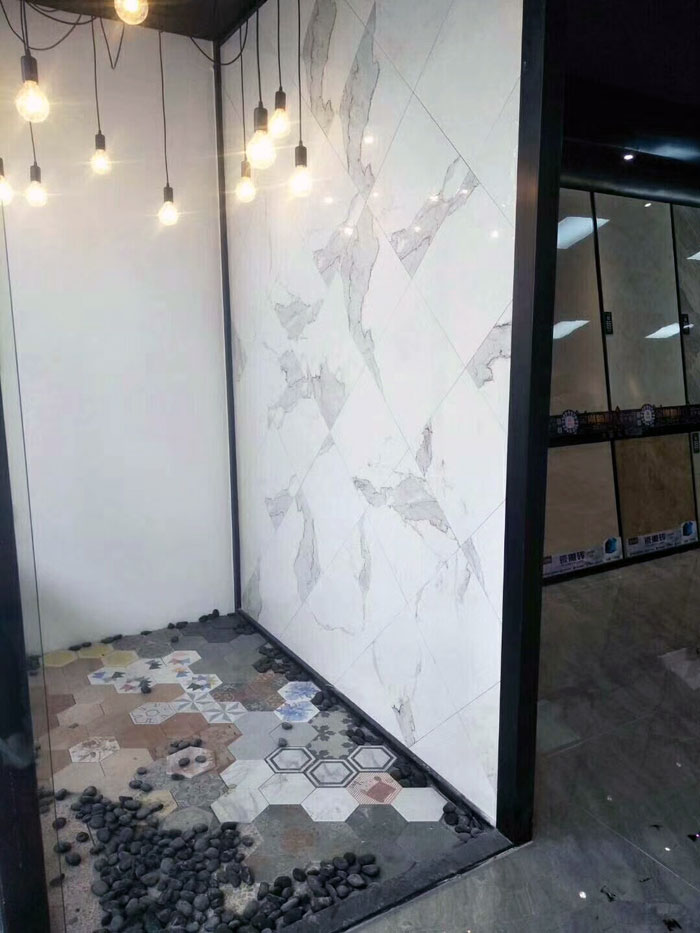 陶瓷一線品牌金艾陶瓷磚澄海店十一開(kāi)業(yè),好禮、優(yōu)惠送不停