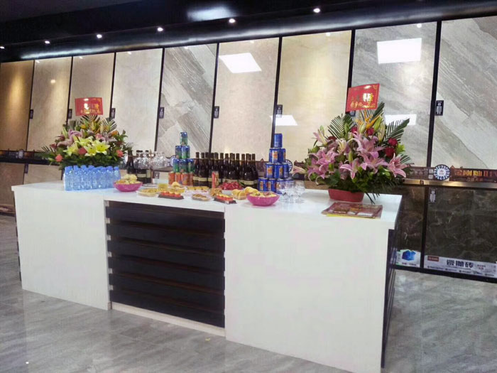 陶瓷一線品牌金艾陶瓷磚澄海店十一開(kāi)業(yè),好禮、優(yōu)惠送不停