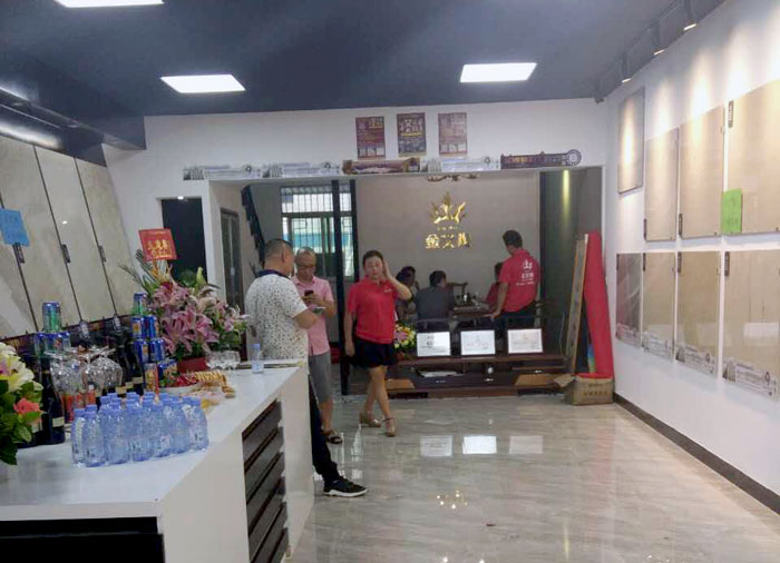 陶瓷一線品牌金艾陶瓷磚澄海店十一開(kāi)業(yè),好禮、優(yōu)惠送不停