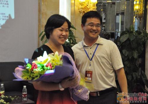 【媒體報(bào)道】中國(guó)陶瓷網(wǎng):以愛之名:見證鈥溄襠袷瀾鳶這 【媒體報(bào)道】中國(guó)陶瓷網(wǎng):以愛之名:見證鈥溄襠袷瀾鳶這