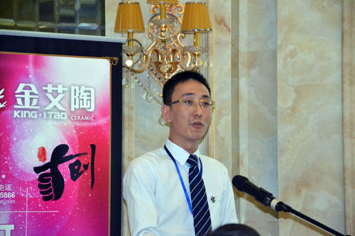 金艾陶策劃經(jīng)理張寧博對(duì)本次品簽會(huì)作總結(jié)