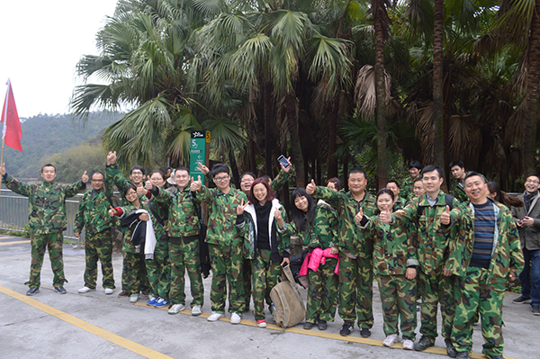 “生存挑戰(zhàn)·突破極限”野外生存特訓