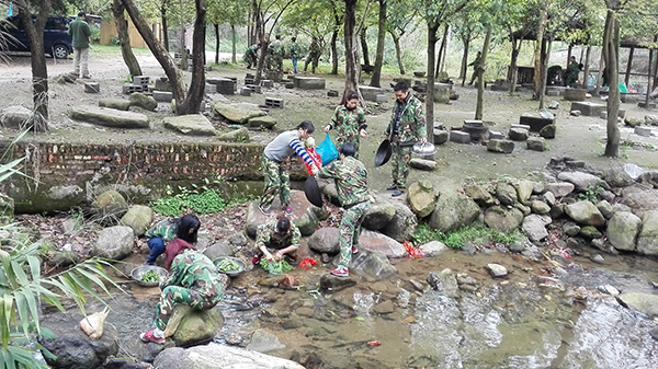 “生存挑戰(zhàn)·突破極限”野外生存特訓