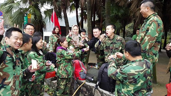 “生存挑戰(zhàn)·突破極限”野外生存特訓