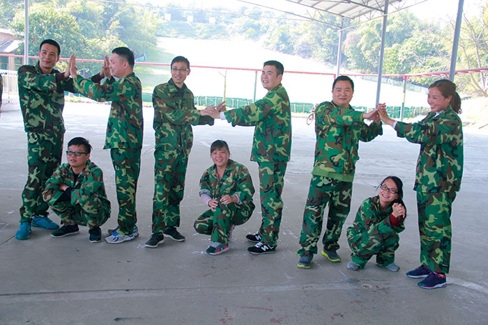 2017年2月13-15日，金艾陶“虎狼道”戶外拓展訓(xùn)練圓滿結(jié)束