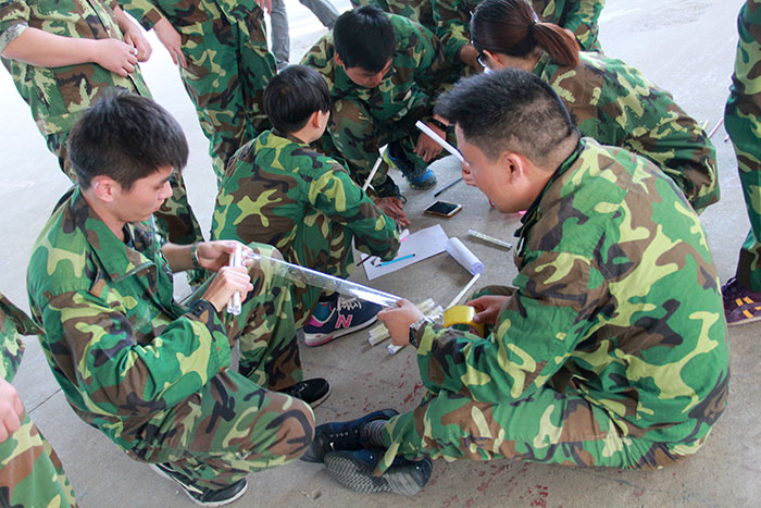 2017年2月13-15日，金艾陶“虎狼道”戶外拓展訓(xùn)練圓滿結(jié)束
