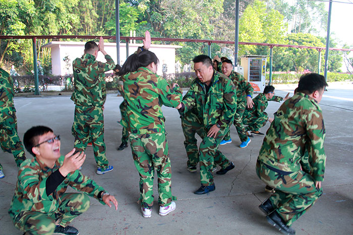 2017年2月13-15日，金艾陶“虎狼道”戶外拓展訓(xùn)練圓滿結(jié)束