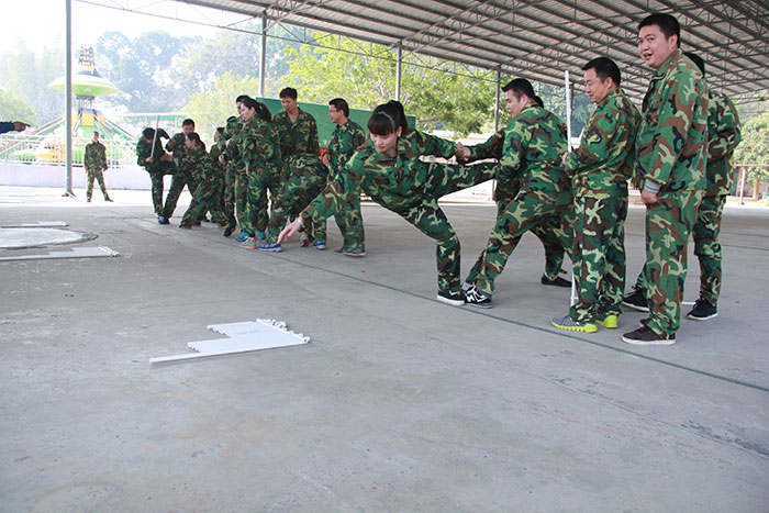 2017年2月13-15日，金艾陶“虎狼道”戶外拓展訓(xùn)練圓滿結(jié)束