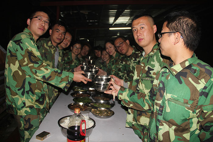 2017年2月13-15日，金艾陶“虎狼道”戶外拓展訓(xùn)練圓滿結(jié)束