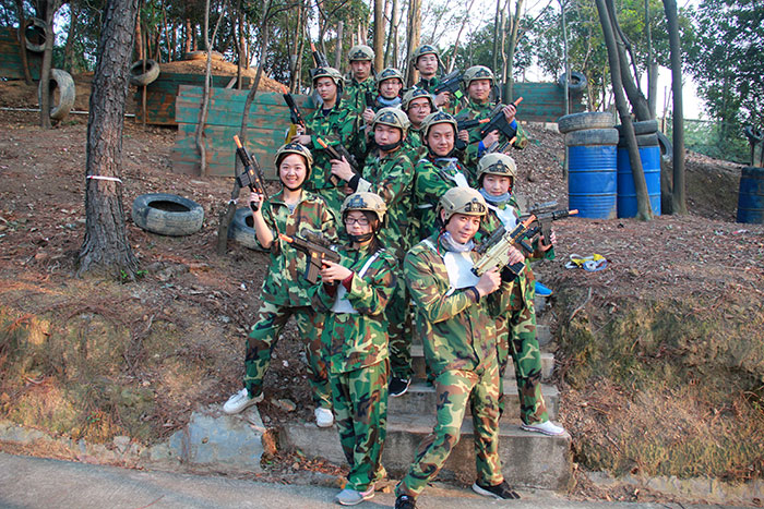 2017年2月13-15日，金艾陶“虎狼道”戶外拓展訓(xùn)練圓滿結(jié)束