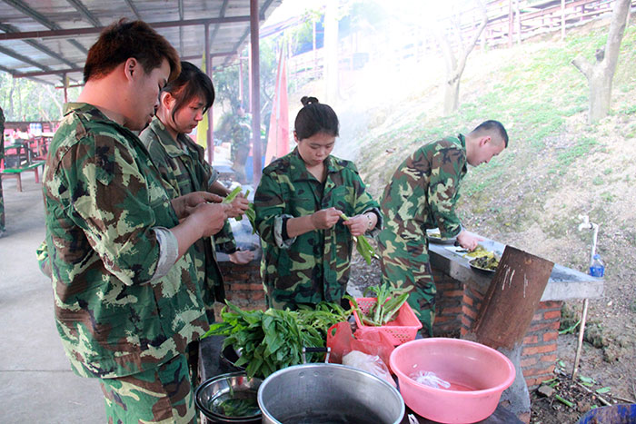 2017年2月13-15日，金艾陶“虎狼道”戶外拓展訓(xùn)練圓滿結(jié)束