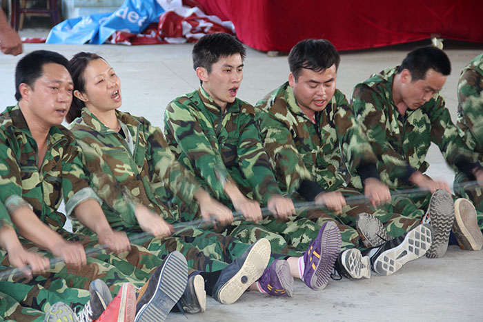 2017年2月13-15日，金艾陶“虎狼道”戶外拓展訓(xùn)練圓滿結(jié)束