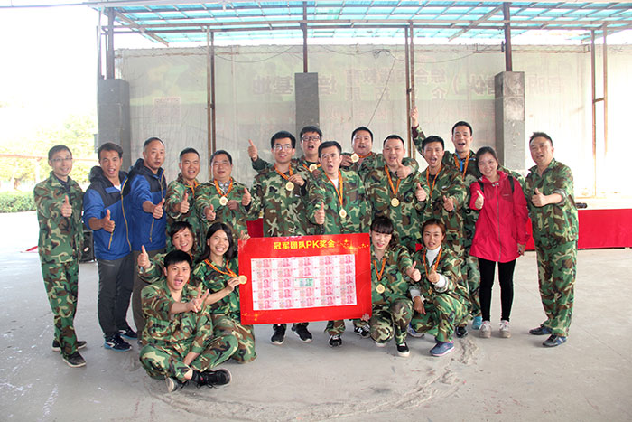 2017年2月13-15日，金艾陶“虎狼道”戶外拓展訓(xùn)練圓滿結(jié)束